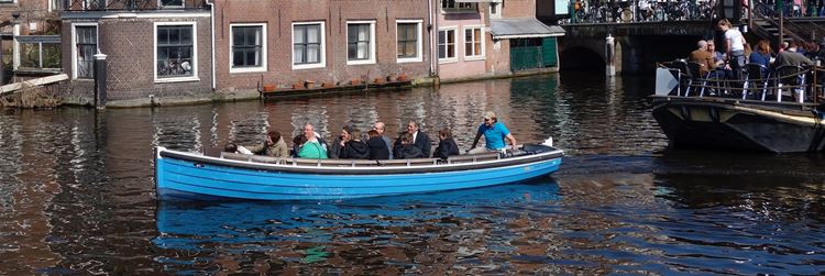 Groepsvaart door Leiden